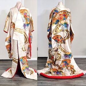 Heavily Embroidered Uchikake Japanese Wedding Kimono Duster/ Robe